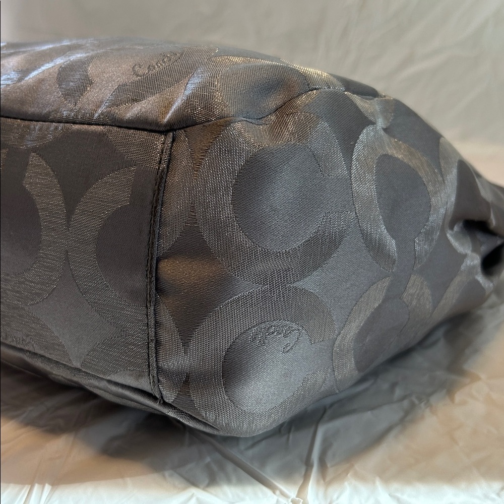Coach Mia Op Art Lurex Grey Canvas Tote No 15746 - Picture 7 of 10